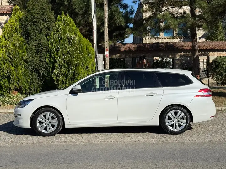 Peugeot 308 2015 photo 2
