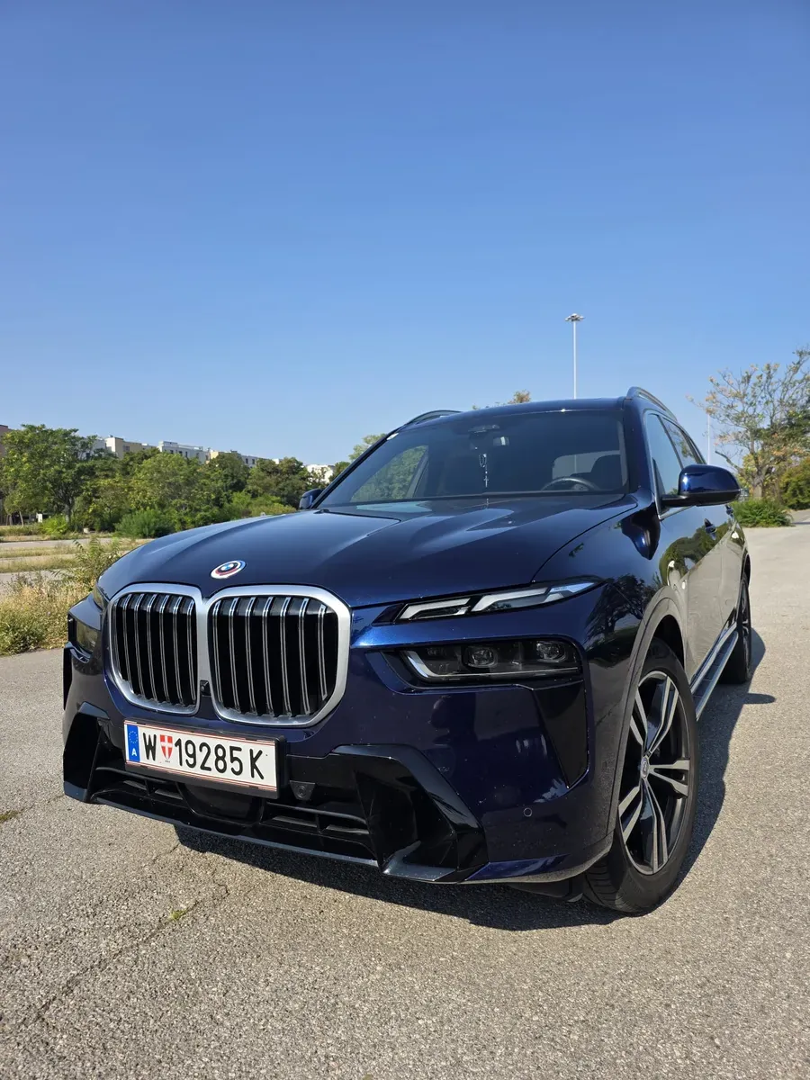 BMW X7 2023 photo 3