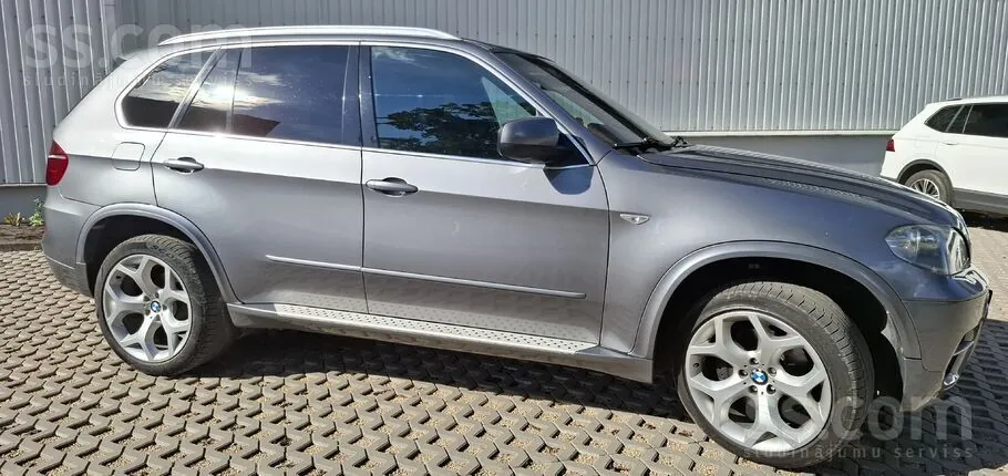 BMW X5 2010 photo 5
