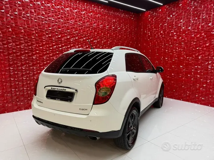 KG Mobility Korando 2011 photo 5