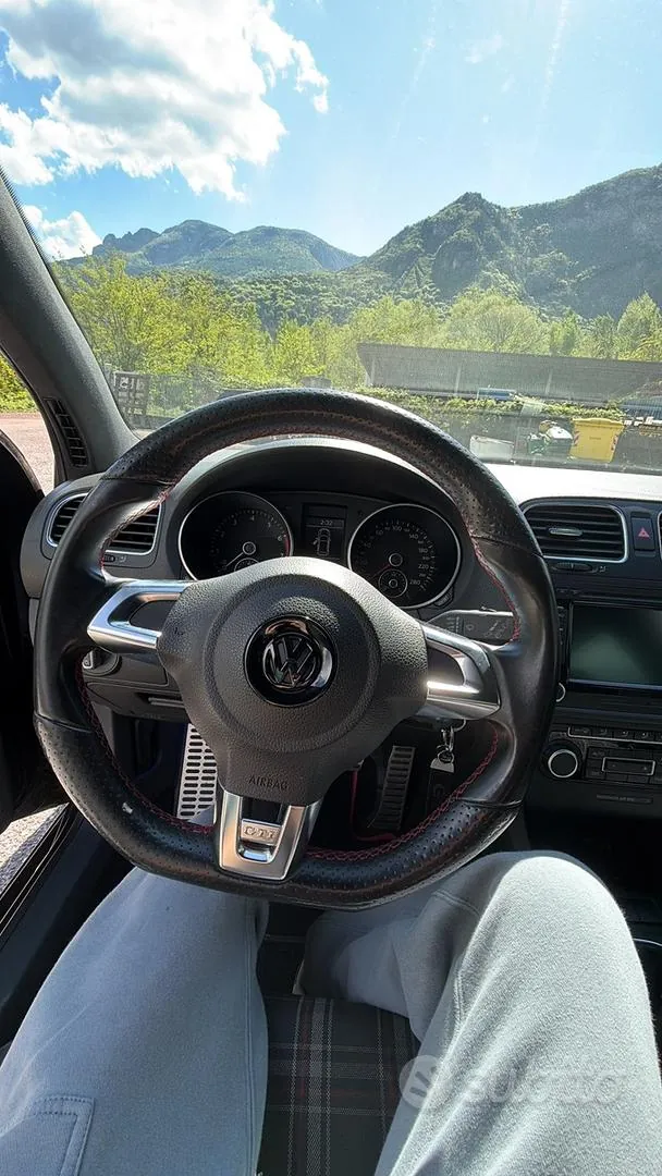 Volkswagen Golf 2010 photo 5