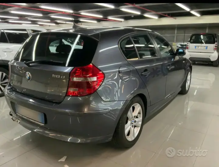 BMW 118D 2008 photo 2