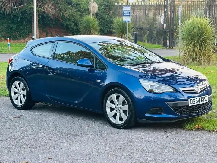 Vauxhall Astra 2014 photo 2