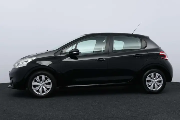 Peugeot 208 2015 photo 4