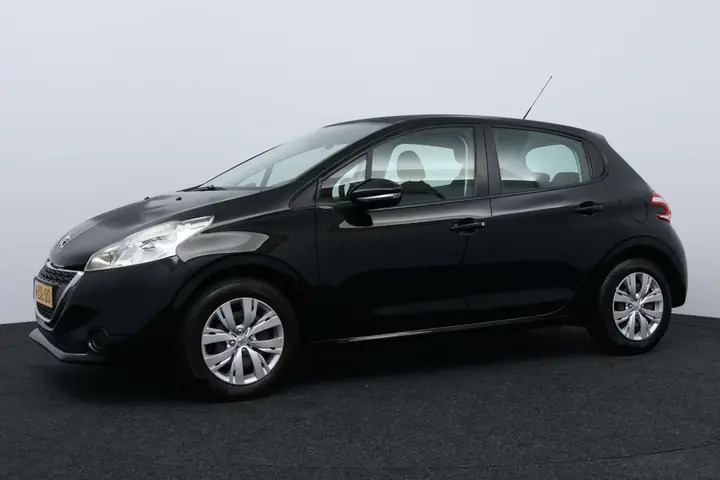 Peugeot 208 2015 photo 3