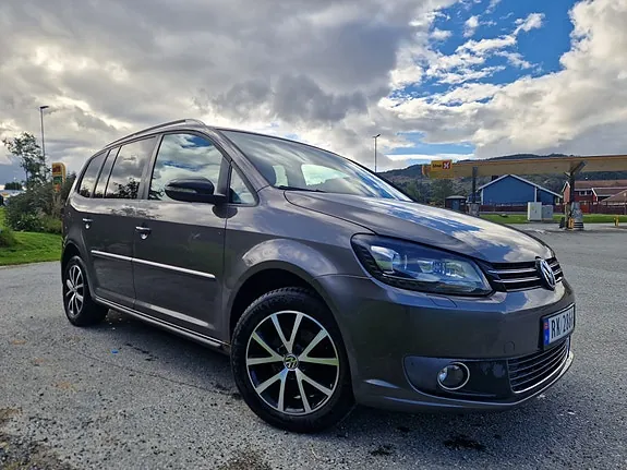Volkswagen Touran 2011 photo 3