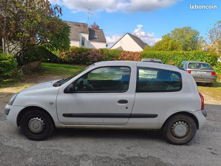 Renault Clio 2005 photo 4