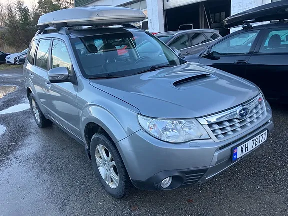 Subaru Forester 2011 photo 2