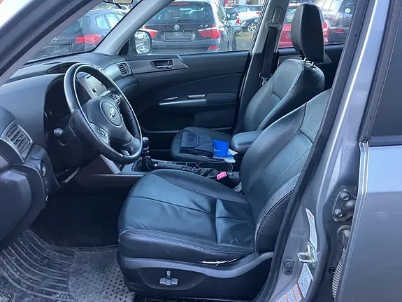 Subaru Forester 2011 photo 5