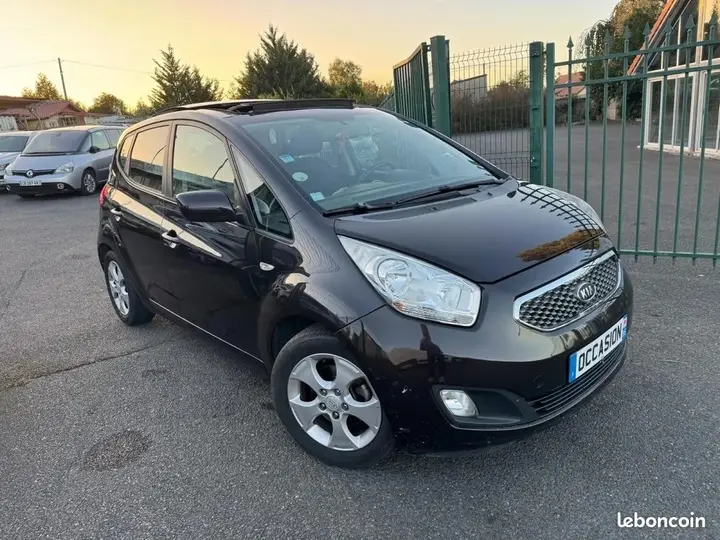 Kia Venga 2010 photo 3