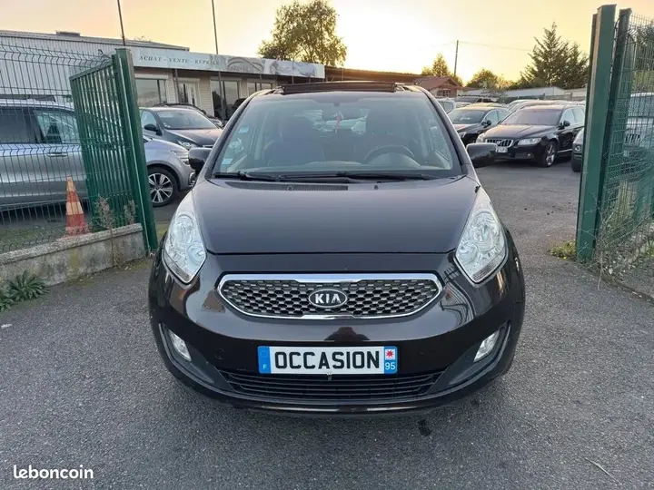Kia Venga 2010 photo 2