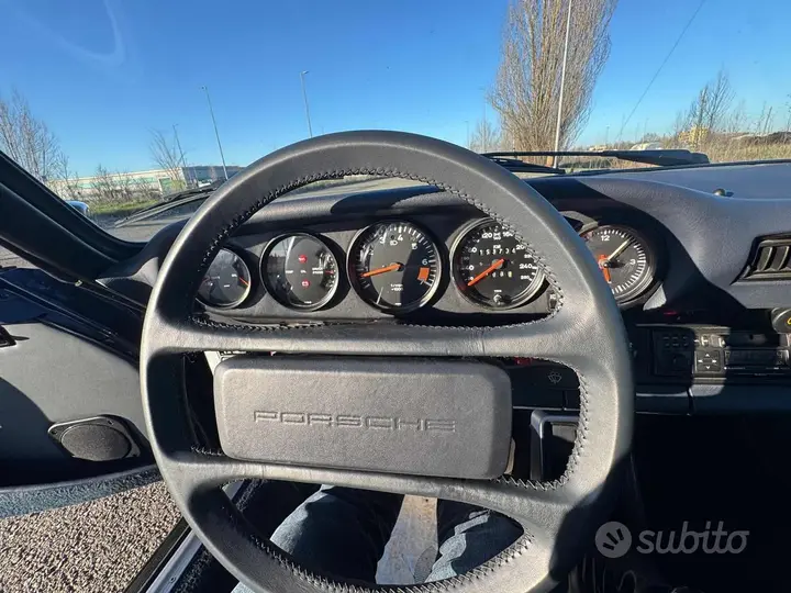 Porsche 911 Carrera