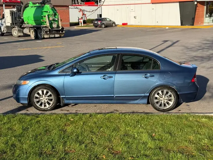 Honda Civic 2010 photo 4