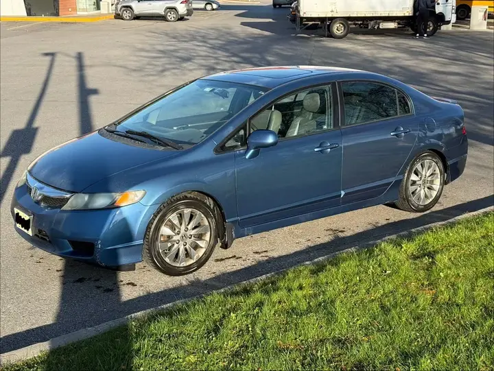 Honda Civic 2010 photo 3