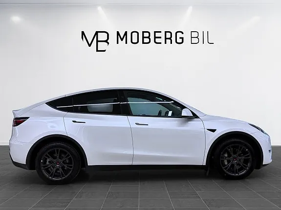 Tesla Model Y 2025 photo 5