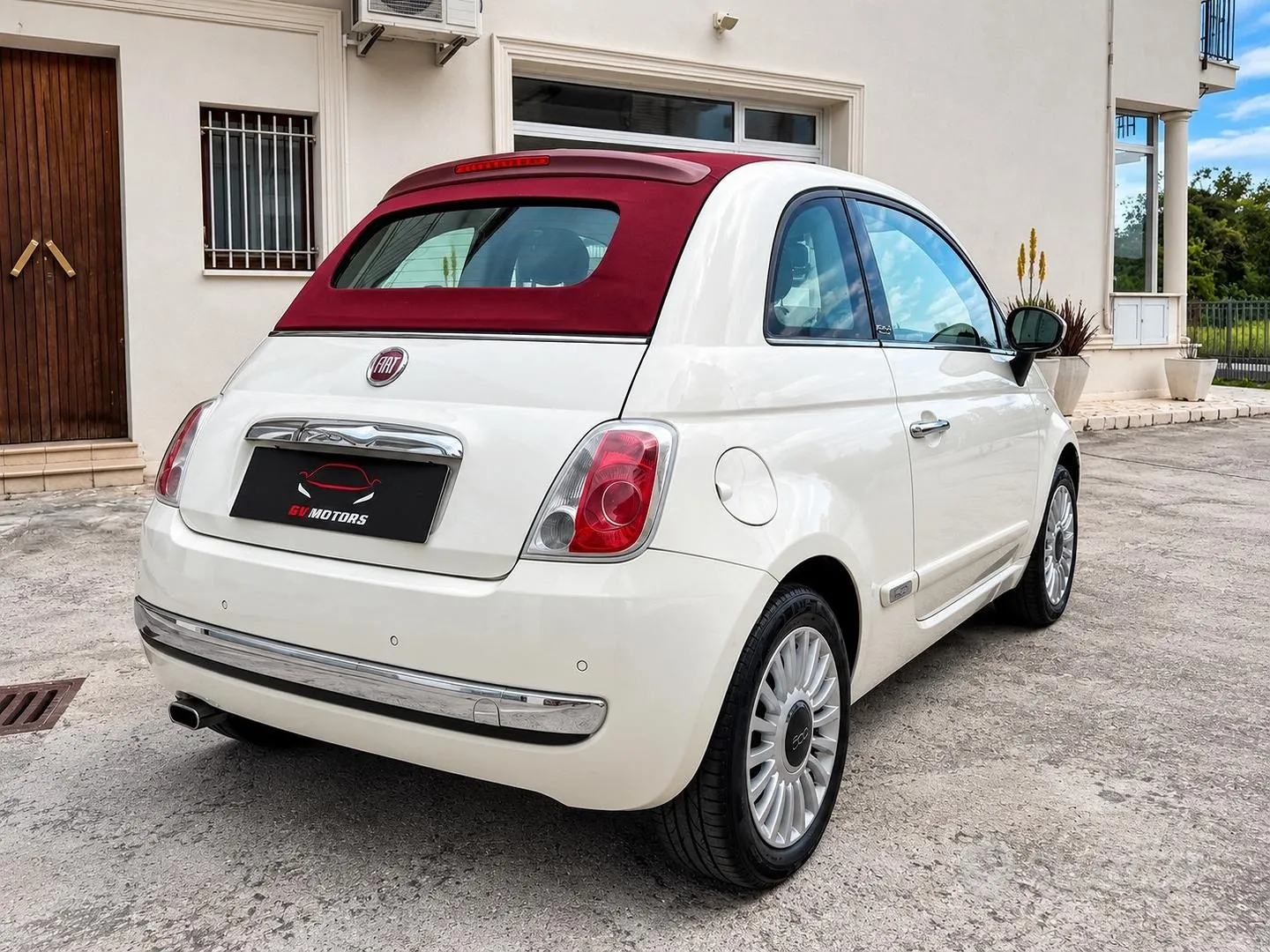 Fiat 500 Cabrio 2010 photo 4