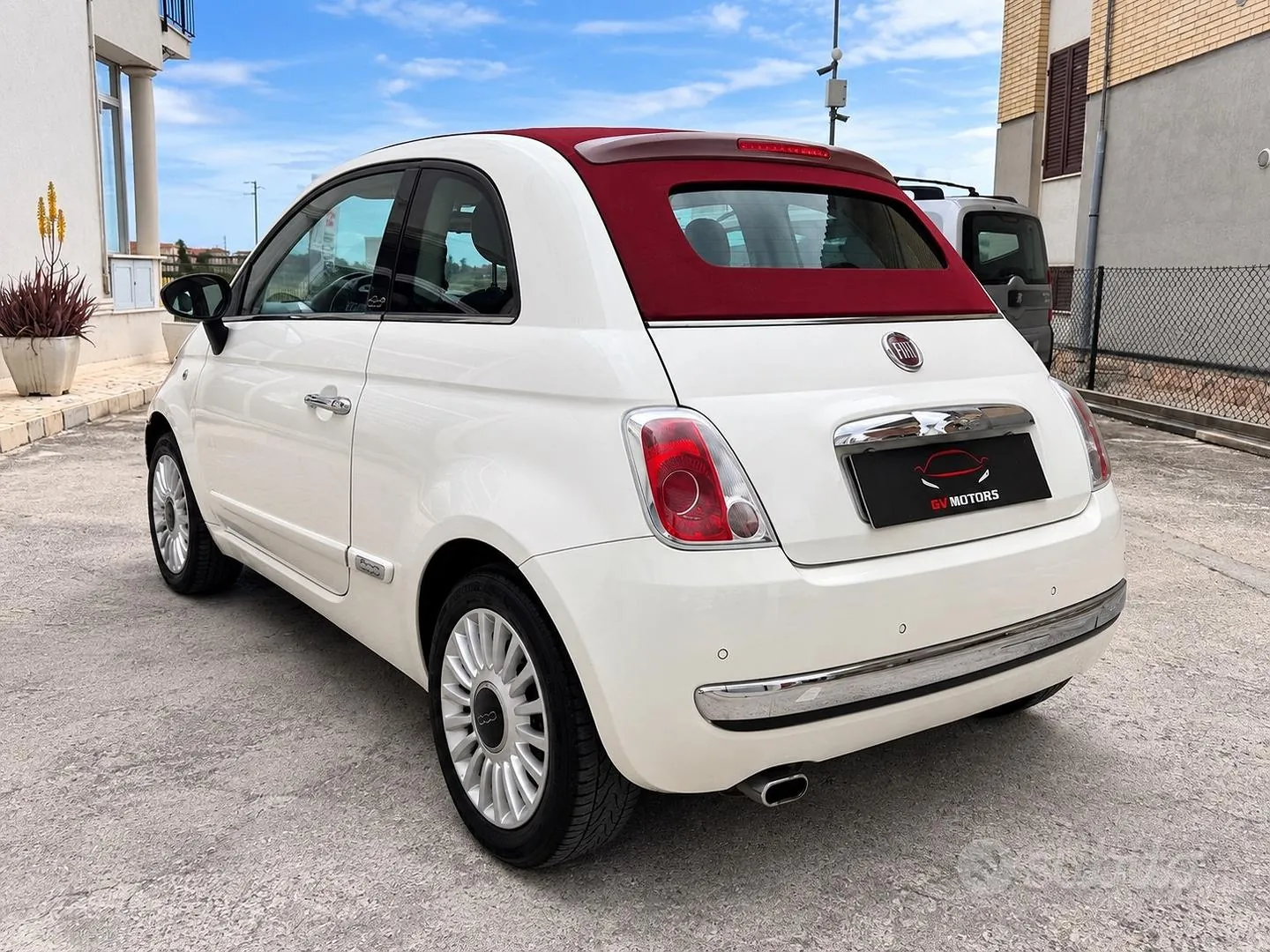 Fiat 500 Cabrio 2010 photo 3