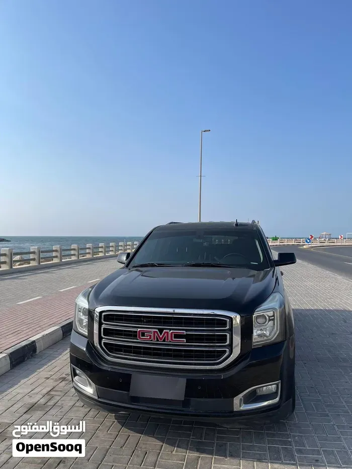 GMC Yukon 2018 photo 2