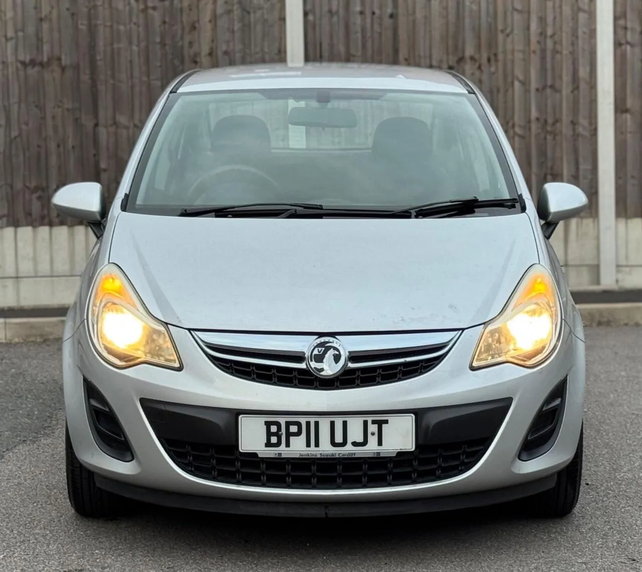 Vauxhall Corsa 2011 photo 2