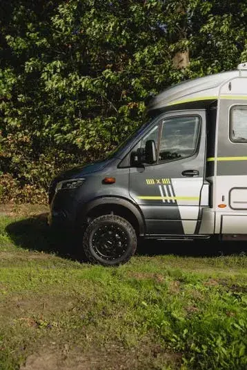 Mercedes-Benz M-Class 2025 photo 2