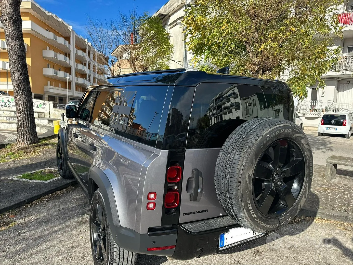 Land Rover Defender 2022 photo 3