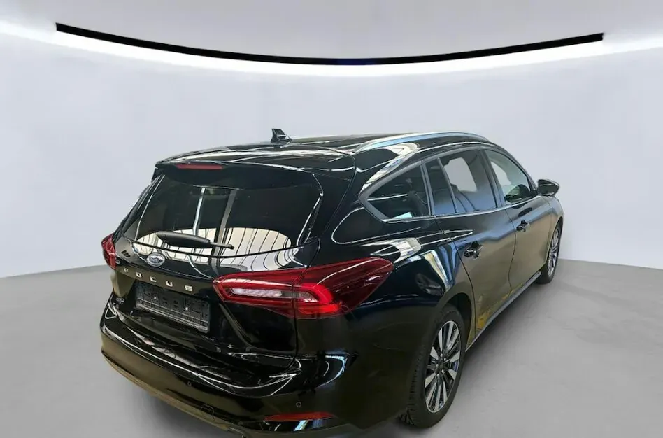 Ford Focus 2022 photo 2