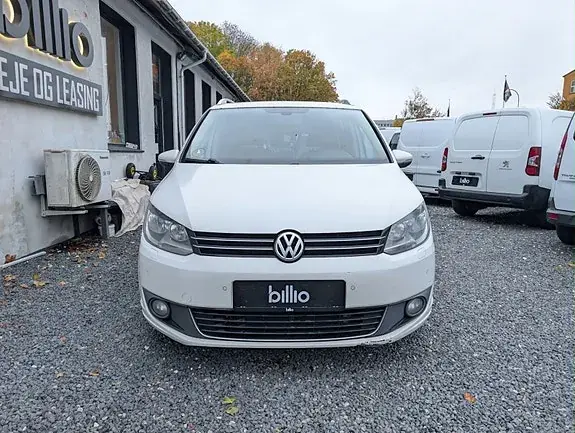 Volkswagen Touran 2012 photo 2