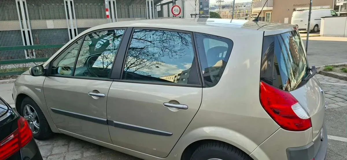 Renault Scenic 2009 photo 2