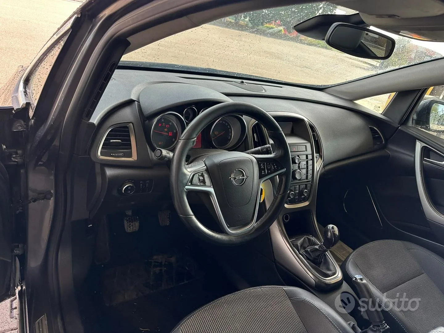 Opel Astra 2012 photo 4