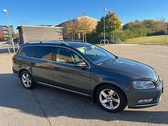 Volkswagen Passat 2013 photo 2