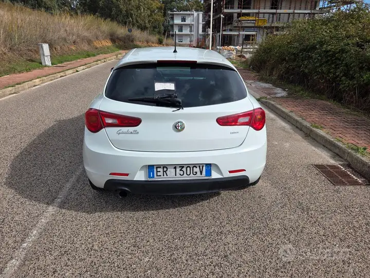 Alfa Romeo Giulietta 2013 photo 5
