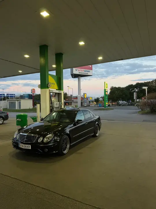 Mercedes-Benz E-Class 2003 photo 2