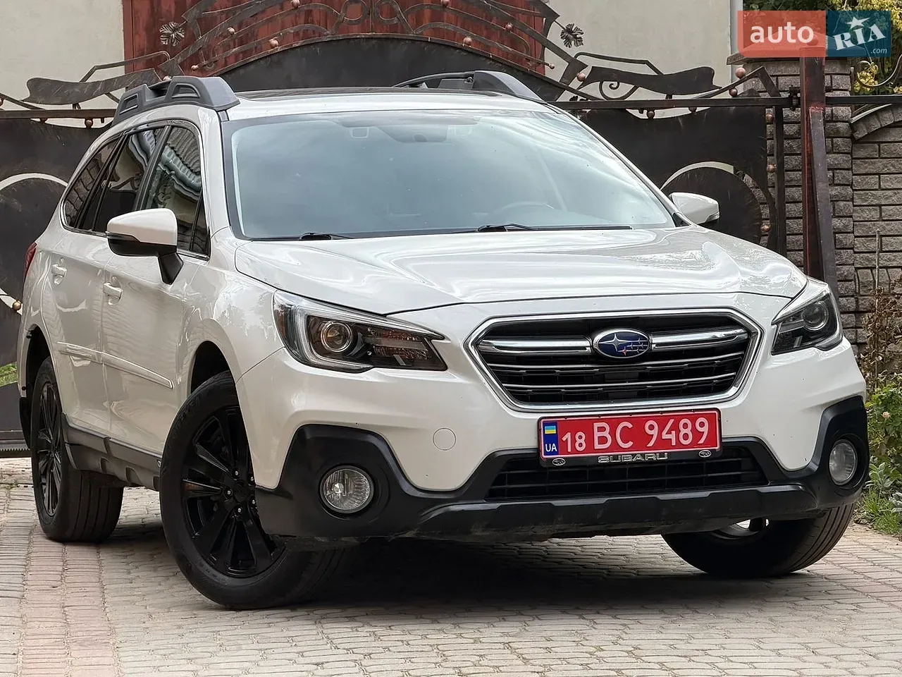 Subaru Outback 2018 photo 2