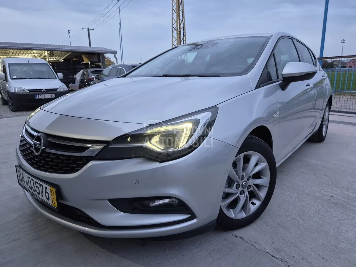 Opel Astra K 2017 photo 2