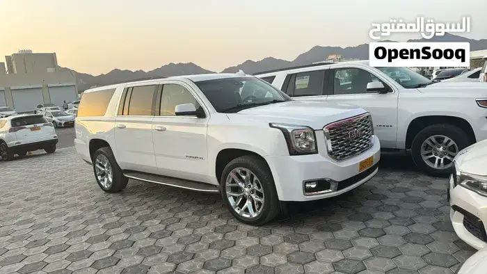 GMC Yukon 2018 photo 2
