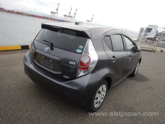 Toyota Aqua S 2014 photo 4