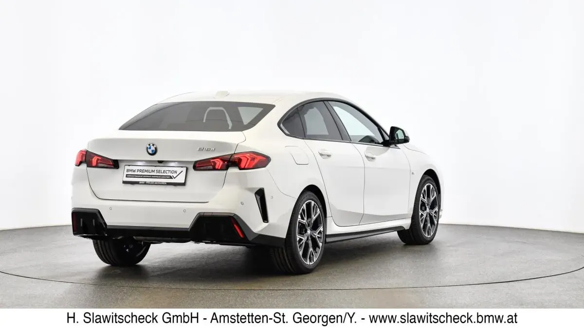 BMW 2 Series 2025 photo 3