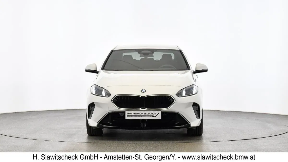 BMW 2 Series 2025 photo 2