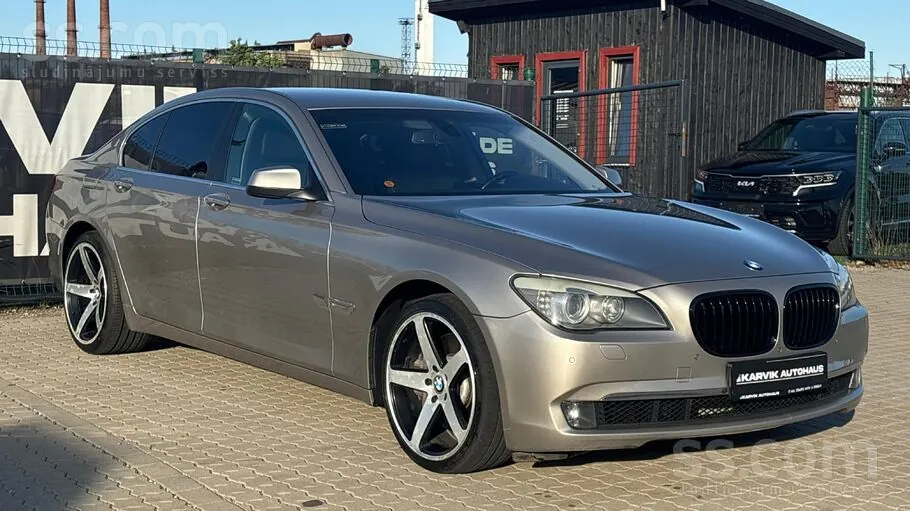 BMW 740I 2009 photo 2