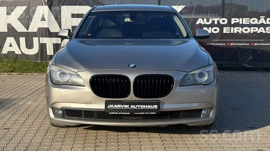 BMW 740I