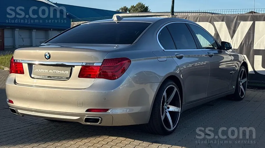 BMW 740I 2009 photo 4