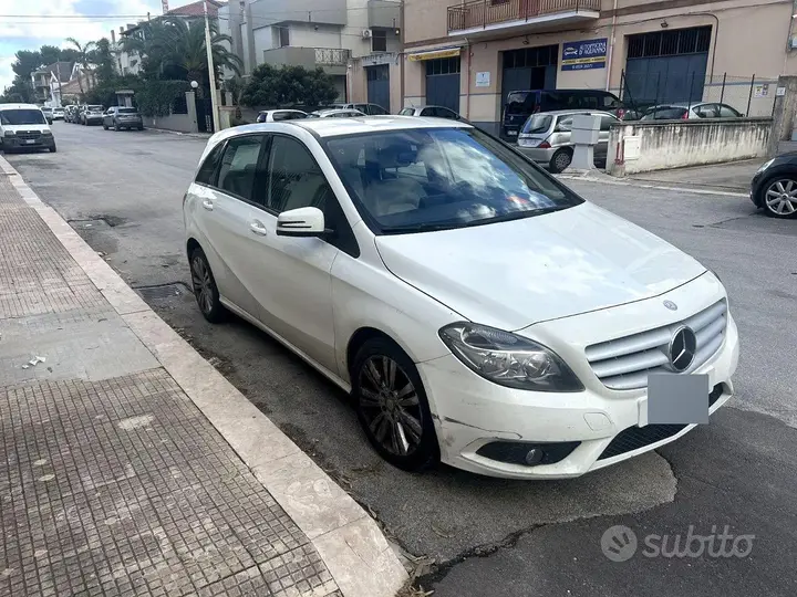 Mercedes-Benz B