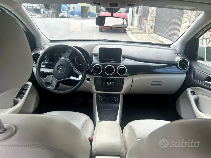 Mercedes-Benz B 2014 photo 5