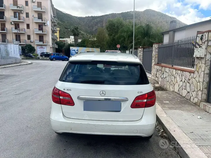 Mercedes-Benz B 2014 photo 3