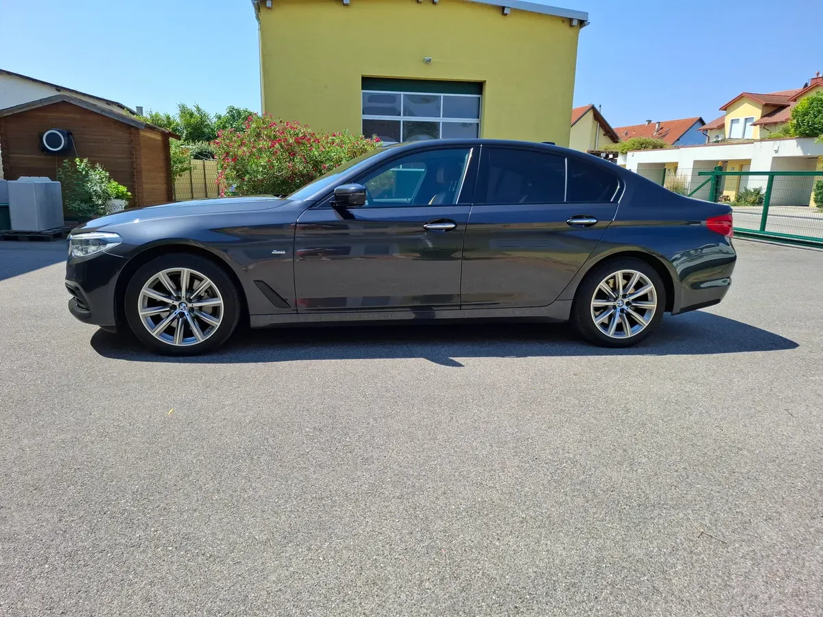 BMW 5 Series 2018 photo 2