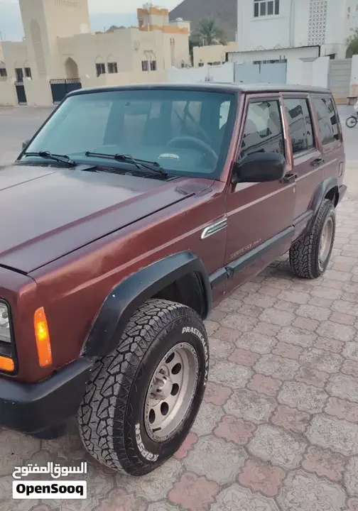 Jeep Cherokee 2000 photo 3