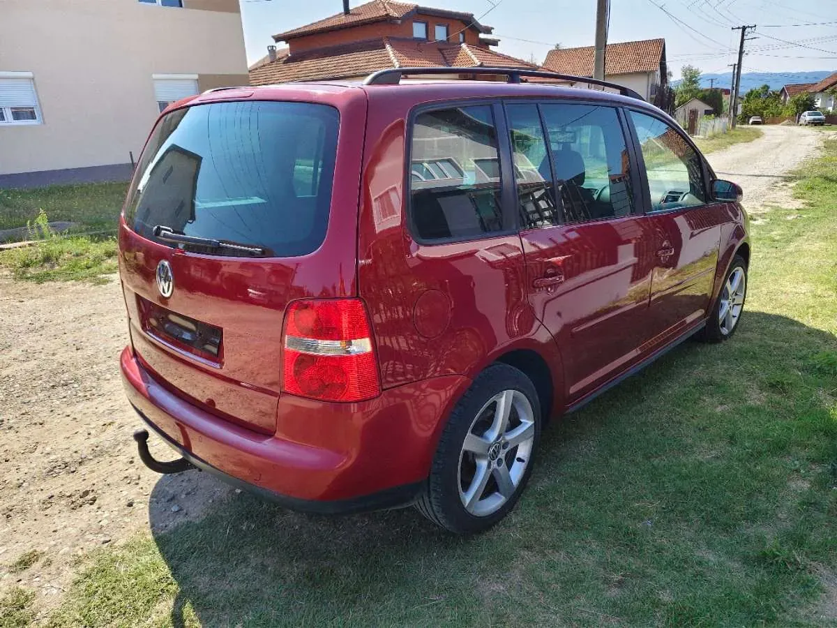 Volkswagen Touran 2006 photo 3
