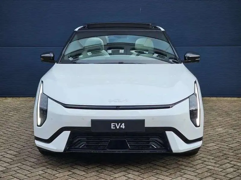Kia Ev4 2026 photo 2
