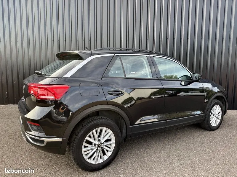 Volkswagen T-Roc 2020 photo 2