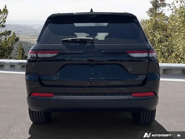 Jeep Grand Cherokee 2026 photo 5